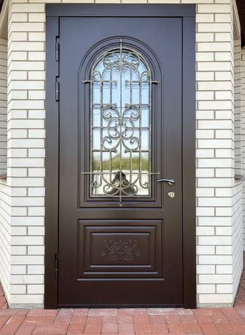 Дверь с коричневым МДФ на улице Дверь с коричневым МДФ на улице